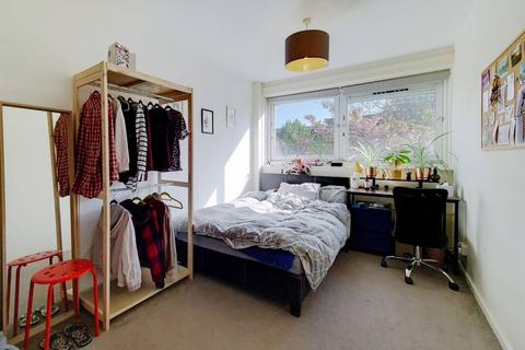 3 bedroom flat for sale, North Road, Islington, London, N7