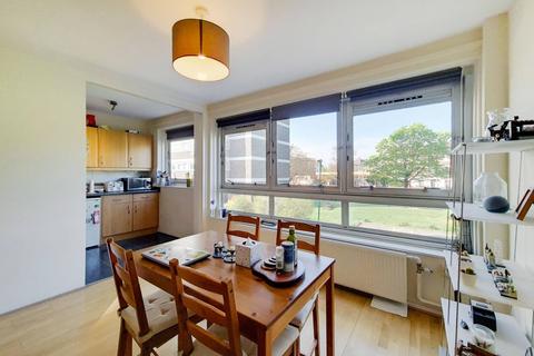 3 bedroom flat for sale, North Road, Islington, London, N7