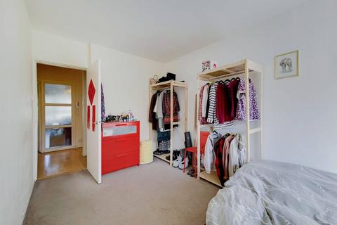 3 bedroom flat for sale, North Road, Islington, London, N7