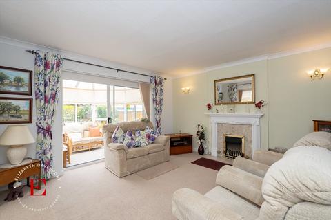 2 bedroom detached bungalow for sale, Nutbrook Avenue, Coventry, CV4