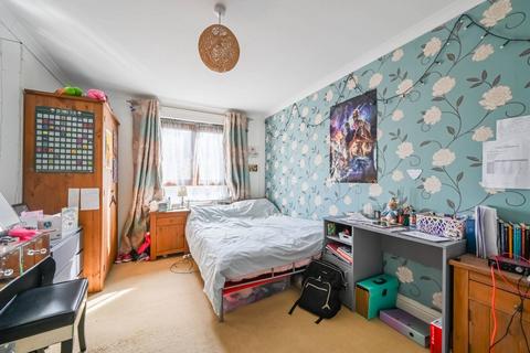 2 bedroom flat for sale, London E3