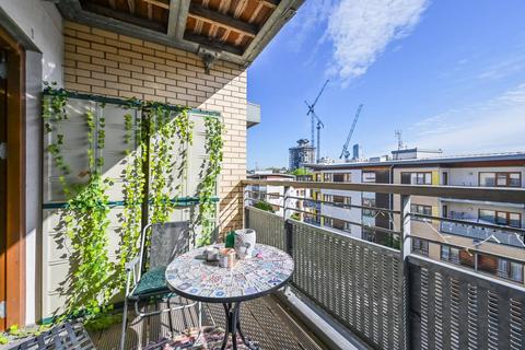 2 bedroom flat for sale, London E3