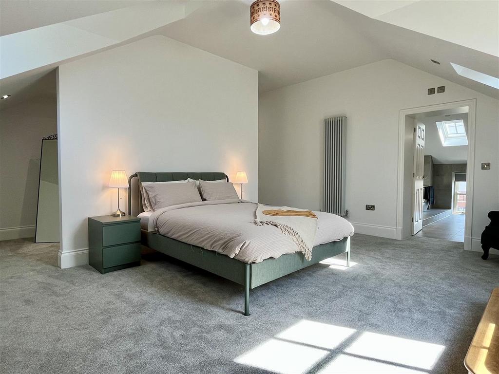 Master bedroom (1).jpeg
