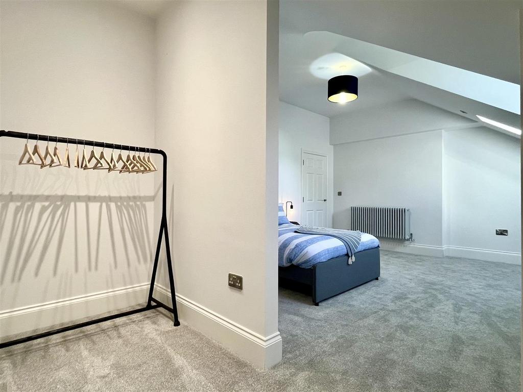 Bedroom 2 (2).jpeg