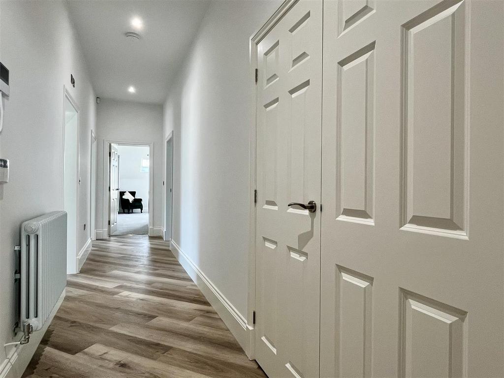 Hallway.jpeg