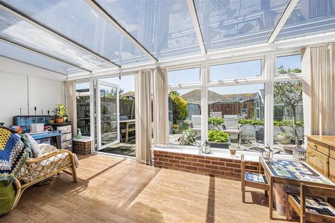 4 bedroom end of terrace house for sale, Hoddern Avenue, Peacehaven