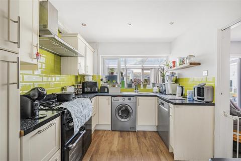 4 bedroom end of terrace house for sale, Hoddern Avenue, Peacehaven