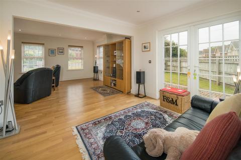 5 bedroom house for sale, Pine Tree Close, Cowes PO31