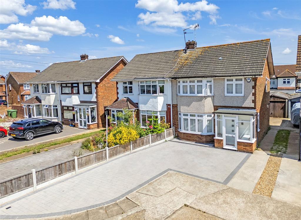 gilroy-close-rainham-rm13-3-bed-semi-detached-house-for-sale-425-000