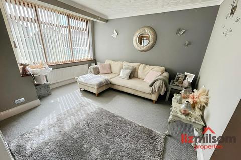 3 bedroom semi-detached house for sale, Darklands Road, Swadlincote DE11