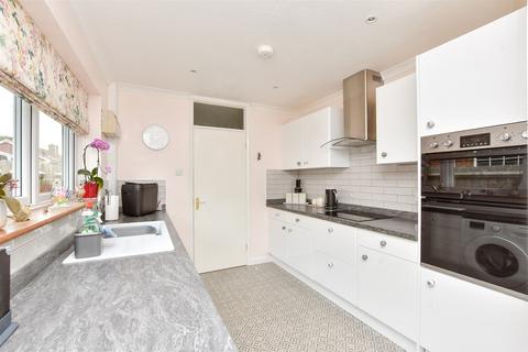 30 Foads Hill, Cliffsend, Ramsgate, CT12 5EN