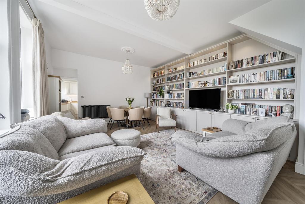 Sitting/Dining Room