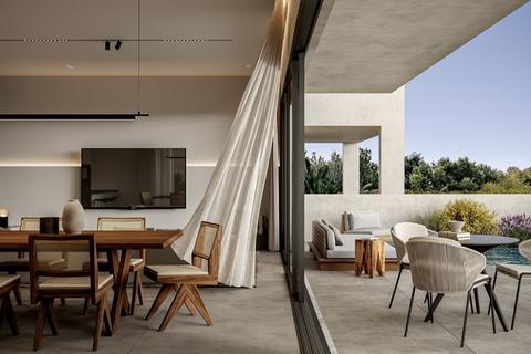 4 bedroom villa, Spyrou Kyprianou / Larnaca / Cyprus