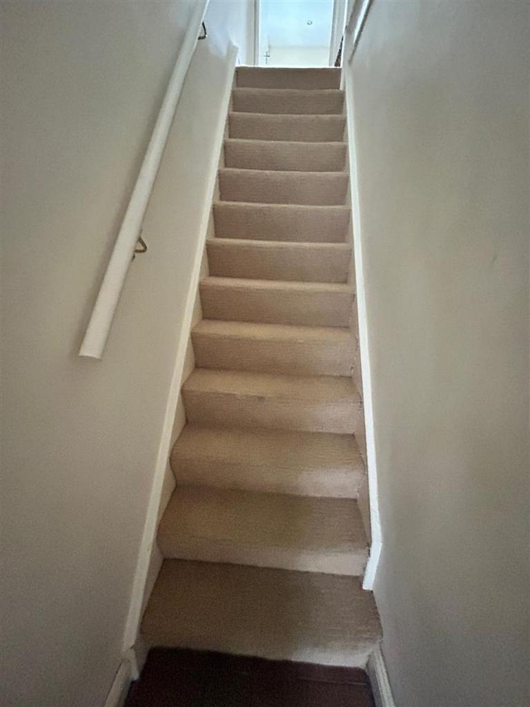 Bath Road top flat market 1 stairs.jpg