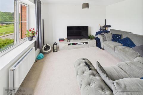 2 bedroom apartment for sale, Orchard Crescent, Faygate