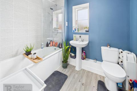 2 bedroom apartment for sale, Orchard Crescent, Faygate