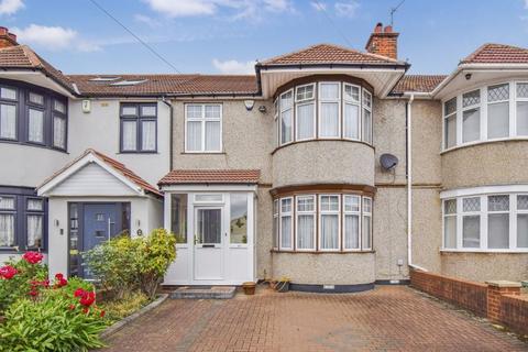 3 bedroom terraced house for sale, Beaufort Avenue, Kenton