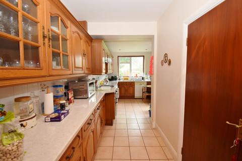 3 bedroom terraced house for sale, Beaufort Avenue, Kenton