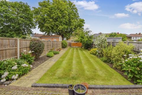 3 bedroom terraced house for sale, Beaufort Avenue, Kenton