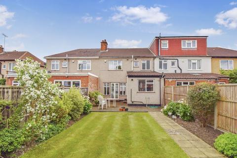 3 bedroom terraced house for sale, Beaufort Avenue, Kenton