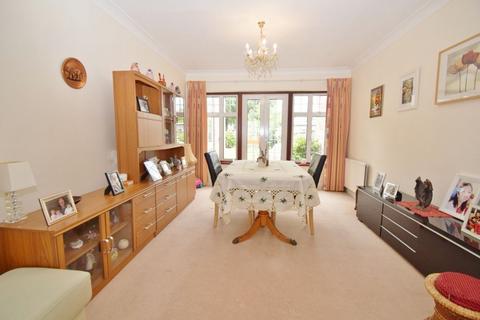 3 bedroom terraced house for sale, Beaufort Avenue, Kenton