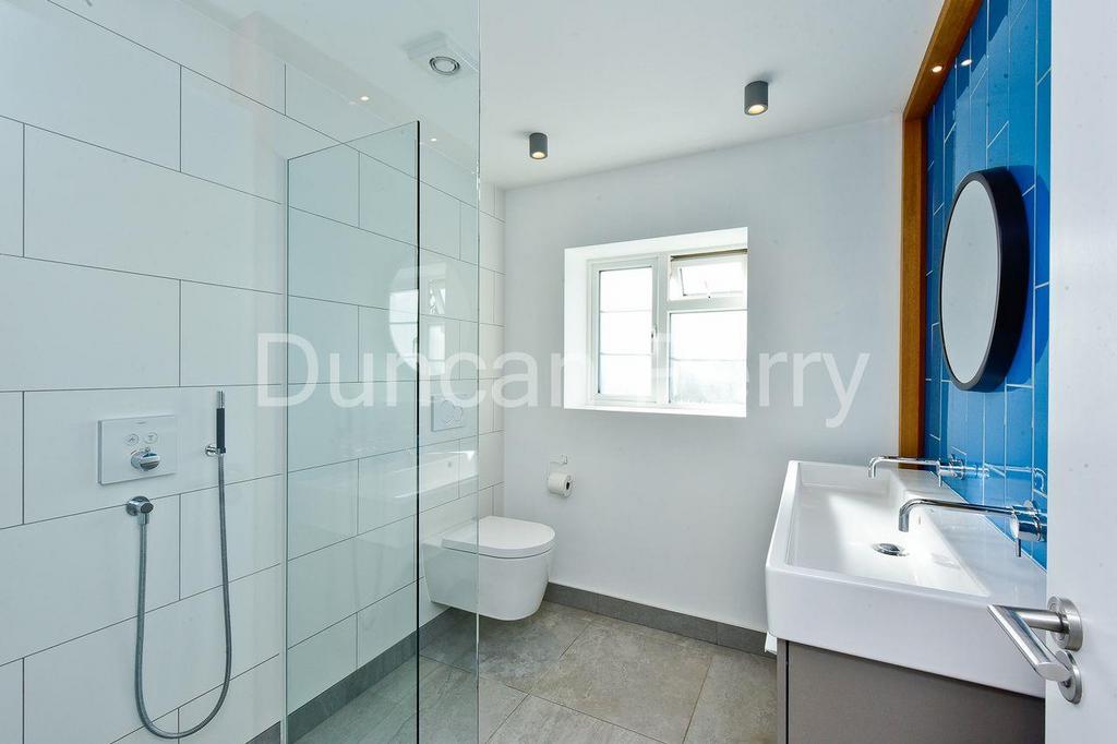 Bathroom 1.jpeg