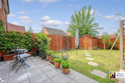 28 Parker Drive, Buntingford, SG9 9GL
