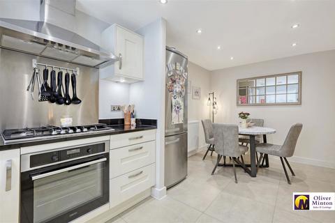 28 Parker Drive, Buntingford, SG9 9GL