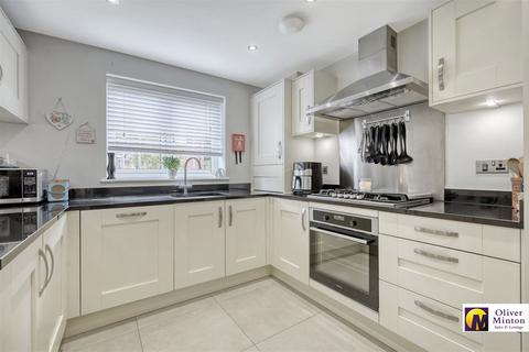 28 Parker Drive, Buntingford, SG9 9GL