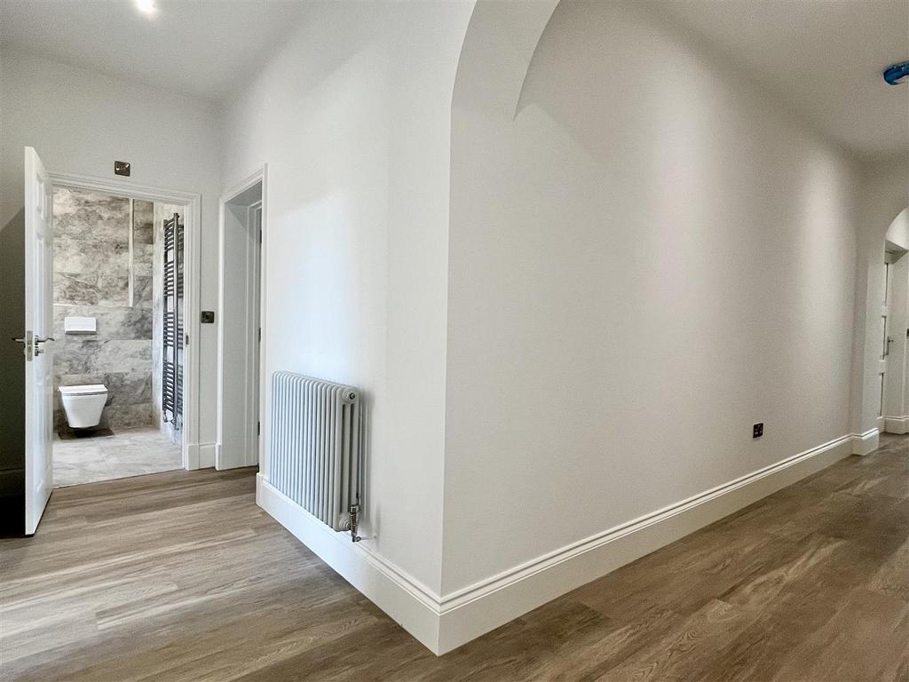 Hallway.jpeg