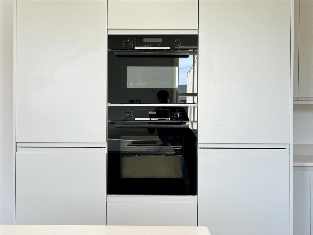Kitchen (6).jpeg