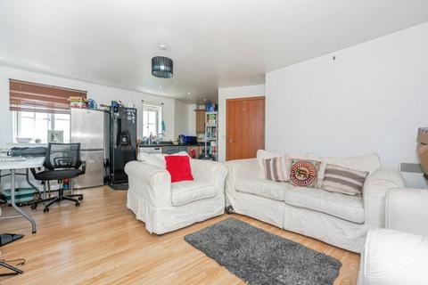 2 bedroom apartment for sale, Kendal, Purfleet-on-Thames RM19