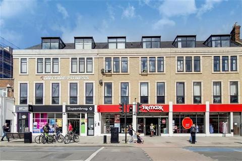 2 bedroom flat to rent, Balham High Road, London SW12