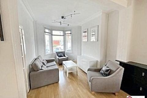 2 bedroom terraced house to rent, Brithdir Street, Cardiff. CF24 4LF