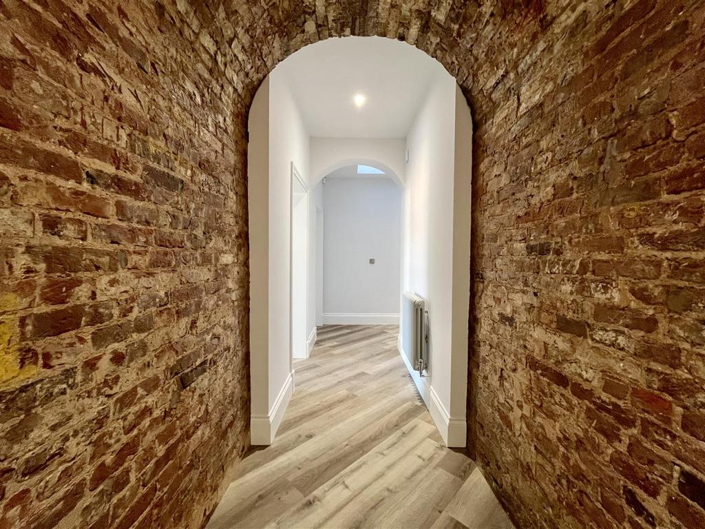 Hallway.jpeg