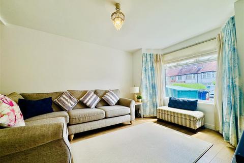 4 bedroom terraced house to rent, Drew Gardens, Greenford
