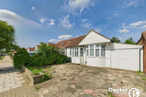2 bedroom semi-detached bungalow for sale, Uppingham Avenue, Stanmore, HA7