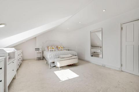 Flat 3, 105 Newington Green Road, London, N1 4QY