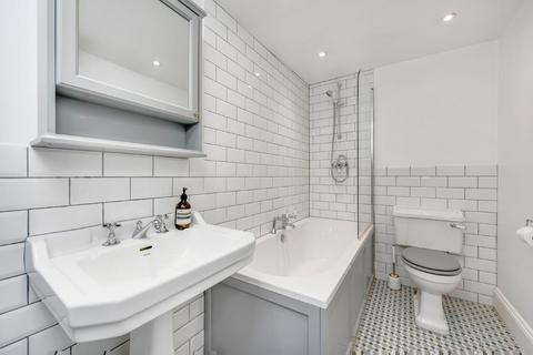 Flat 3, 105 Newington Green Road, London, N1 4QY