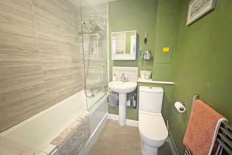 1 bedroom apartment for sale, Clarendon House, 11 Station Road, Kettering, Northamptonshire, NN15 7FE