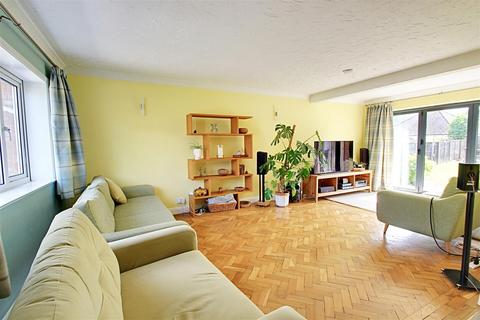 undefined, Hilltop Road, Kings Langley