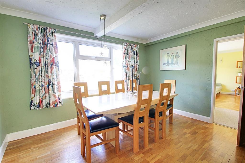 Dining Room (1).jpg