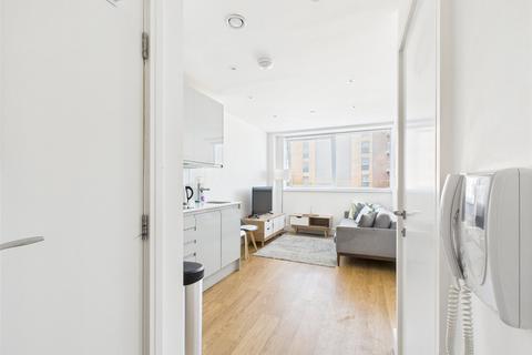 1 bedroom flat to rent, South Street, Romford RM1