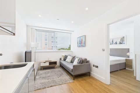 1 bedroom flat to rent, South Street, Romford RM1