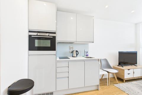 1 bedroom flat to rent, South Street, Romford RM1