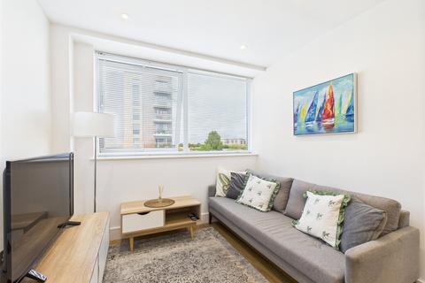 1 bedroom flat to rent, South Street, Romford RM1