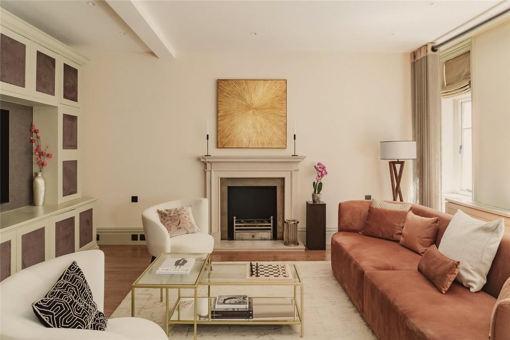 Basil Street, Knightsbridge, SW3 3 bed apartment - £13,867 pcm (£3,200 pw)