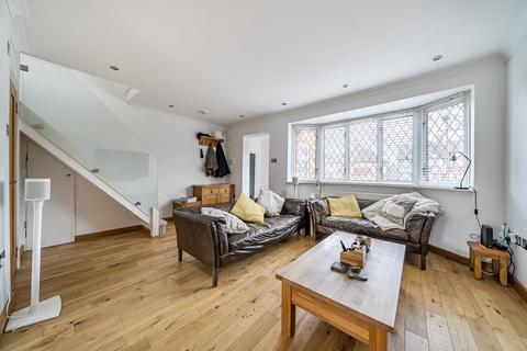 3 bedroom end of terrace house for sale, Jevington Way, London, SE12