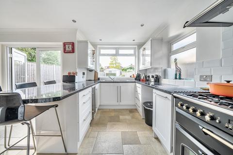 3 bedroom end of terrace house for sale, Jevington Way, London, SE12