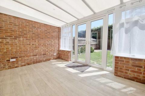 39 Falcon Way, Sleaford, NG34 7UA
